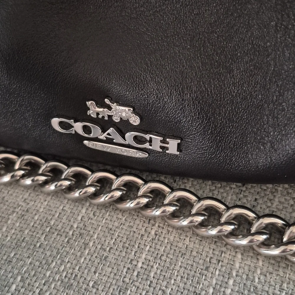 Coach Black Leather Shoulder Bag ..LIKE NEW - Picture 2 of 8